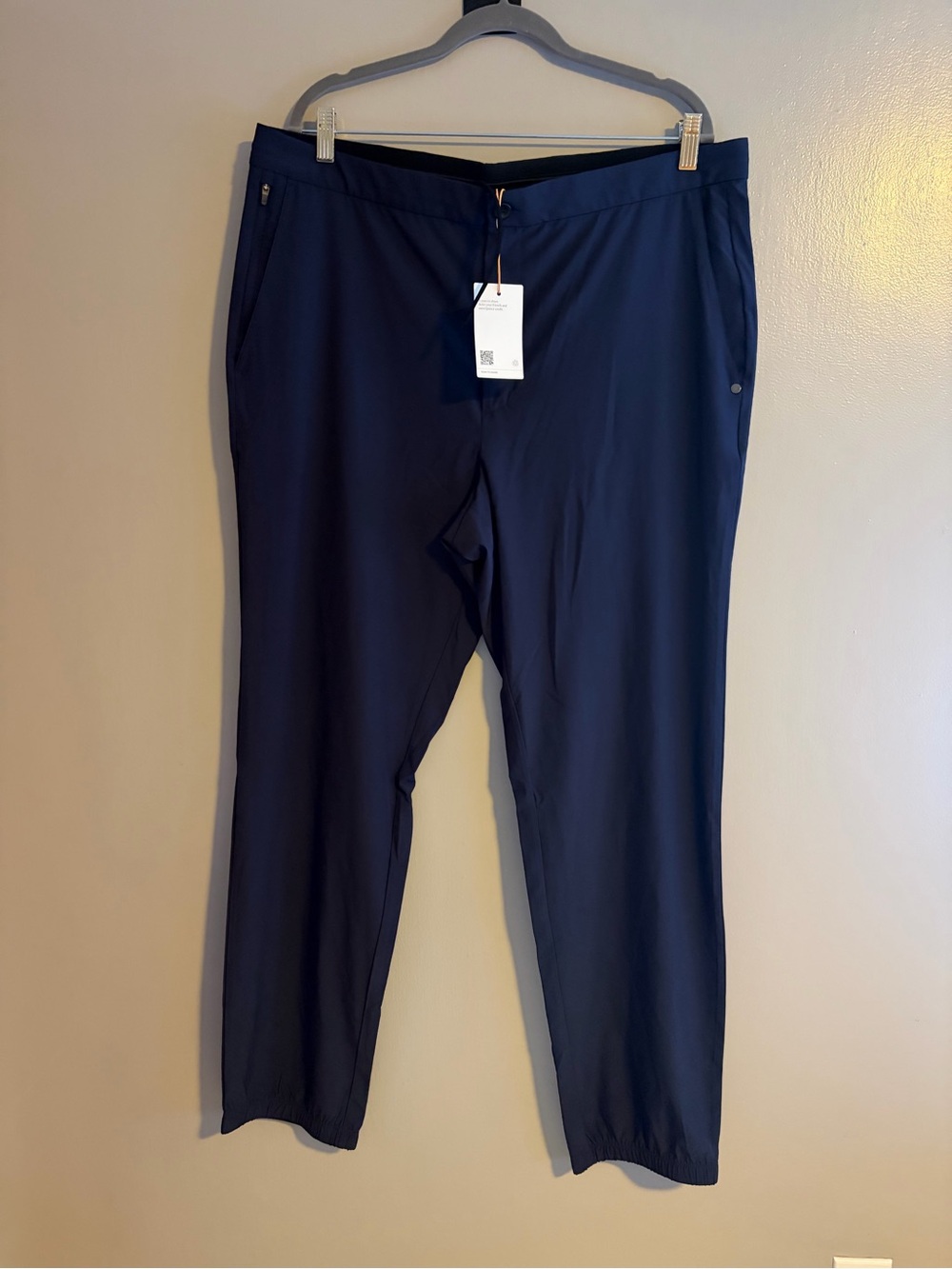 NWT Quince Men’s Ultimate Commuter Joggers XL Deep Navy